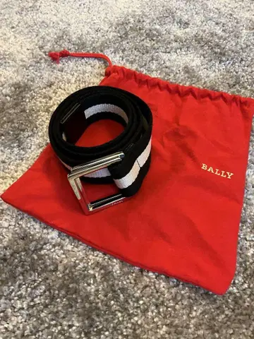 BALLY 블랙 화이트 스트라이프 벨트