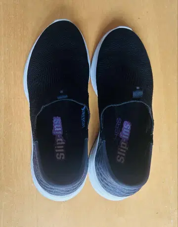 가격 인하 Skechers Slip-Ins 블랙