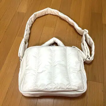 구하기 어려움 Calin 퀼팅 마더백 화이트
