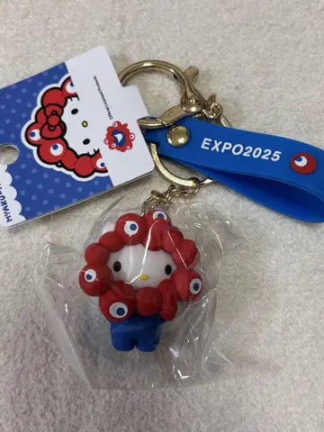 오사카 만박 산리오 변신 입체 키링 미야쿠미야쿠 키티