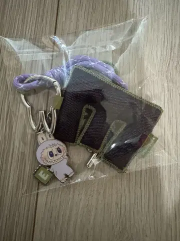 러브브 LABUBU PIN FOR LOVE E 키링