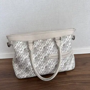 벨루티 백 일본 한정판