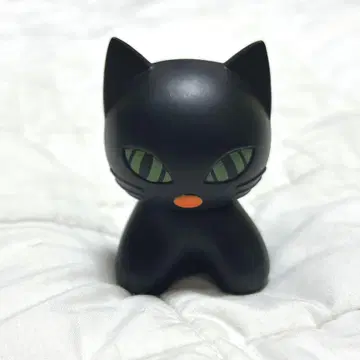 딕 브루너 검은 고양이 UDF 울트라 디테일 피규어