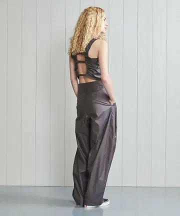 H BEAUTY&YOUTH 태슬란 백 오픈 블라우스 탱크탑