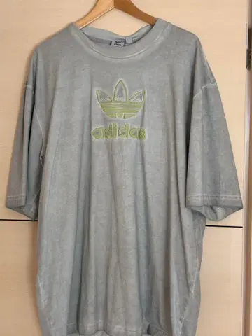 adidas 그레이 T셔츠 미사용 택 포함