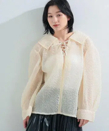 Ray BEAMS 빅 컬러 레이스업 블라우스