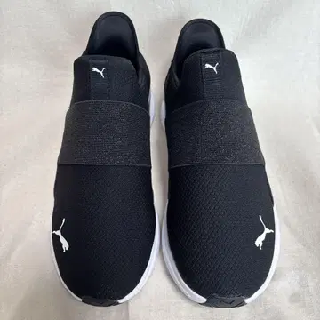 [ 새상품 미사용 ] PUMA SOFTRIDE 블랙스니커즈 23.0