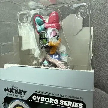 52TOYS 디즈니 미키 & 프렌즈 사이보그 시리즈 데이지