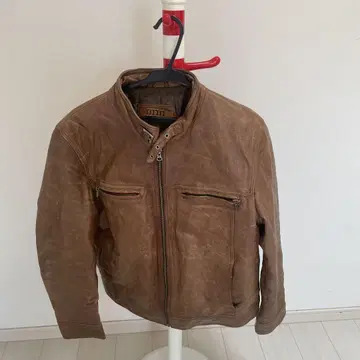 브라운 가죽 자켓