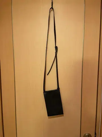 새상품급 유나이티드 애로우즈 스마트폰 숄더 사코슈