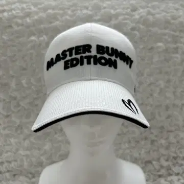 MASTER BUNNY EDITION 화이트 캡