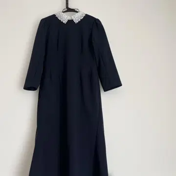 셀포드 네이비 레이스 옷깃 긴팔 원피스