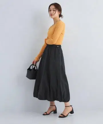 블랙 플레어 롱 스커트