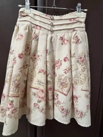 원더랜드 앨리스 플레어 스커트 크림색