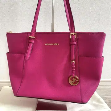 MICHAEL KORS 핑크 A4 사이즈 수납 가능 천연 가죽 토트백
