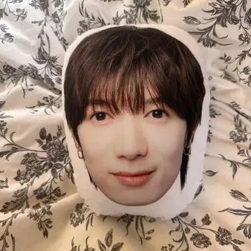 TravisJapan 시메카케 타츠야 페이스 쿠션