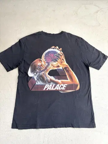 palace 티셔츠 흑먹색 L 사이즈