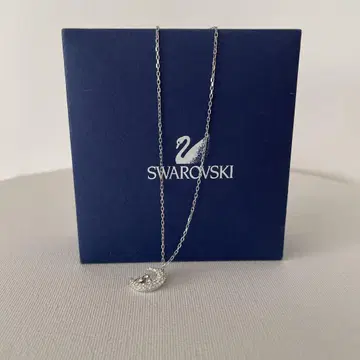 스와로브스키 달 모양 크리스탈 펜던트 목걸이