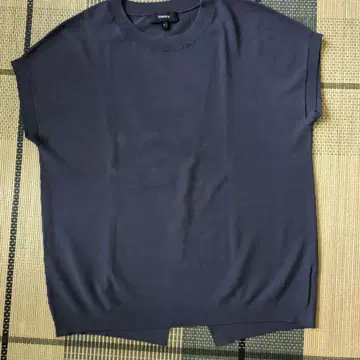 Theory 다크 블루 반팔 니트탑