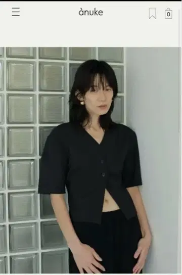 안누크 anuke Vneck 컴팩트 셔츠 블랙