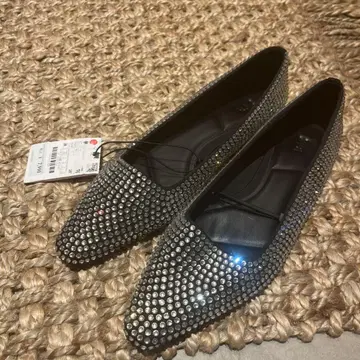 ZARA 큐빅 플랫슈즈