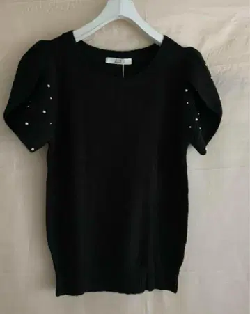 B00152 더즈린 고급 펄 장식 튤립 슬리브 반팔 니트