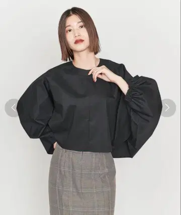ASTRAET 크루넥 돌먼 퍼프 슬리브 블라우스 블랙