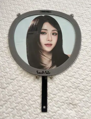 LE SSERAFIM 2025 윤진 부채 케이스 세트