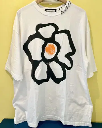 MAISON SPECIAL 꽃무늬 프린트 T셔츠