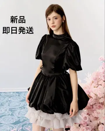 트리트먼트 유어 셀 새틴 벌룬 페플럼 미니 원피스 블랙