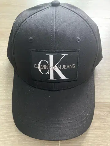 Calvin Klein Jeans 블랙 야구 모자