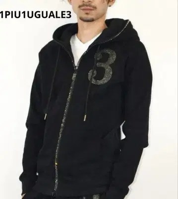 1PIU1UGUALE3 RELAX 큐빅 3 로고 후드티