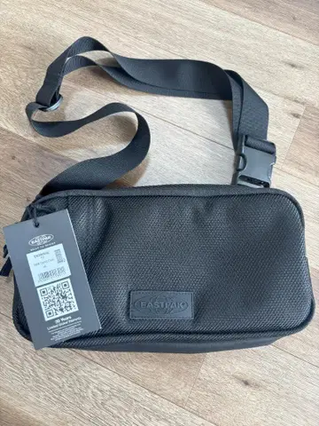 [ 새상품 ] EASTPAK 80W Cnnct Coat 블랙 바디백