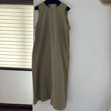 오로네 슬리브리스 원피스