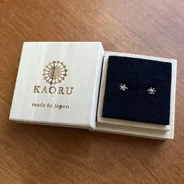 KAORU 스타더스트 실버 귀걸이