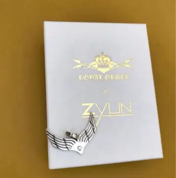 로얄오더 ZYUN 콜라보 한정판 페더 목걸이 탑