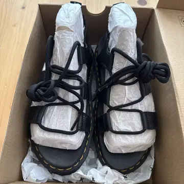 Dr. Martens NARTILLA 블랙 샌들