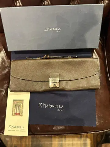 마리넬라 E.MARINELLA 소토브라치오 접이식 블랙 가죽 클러치 백