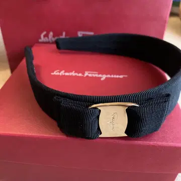 Ferragamo 블랙 머리띠