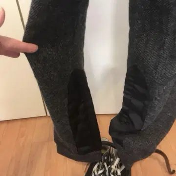 그레이 조거 팬츠 무릎 패드 포함