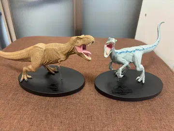 쥬라기 월드 피규어 2체