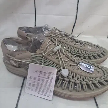 새상품 킨 유니크 샌들 28.5cm