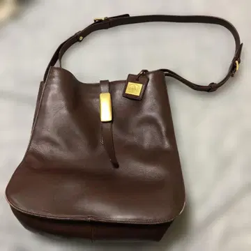 펠레보르사 백 하자 있음