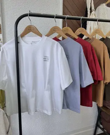 [ 새상품 ] 디니테코리에 프린트 턱 T 화이트