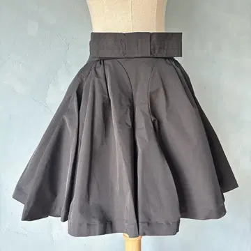 OBLI 블랙 플레어 스커트 넓은 허리 리본 블랙