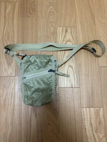 HARVEST LABEL 카키 숄더백