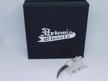 새상품 미사용 아르테미스 클래식 텍스타일 클로 펜던트 탑