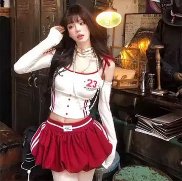 스포티 오프숄더 상의