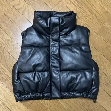 [ ZARA ] 인조 가죽 베스트