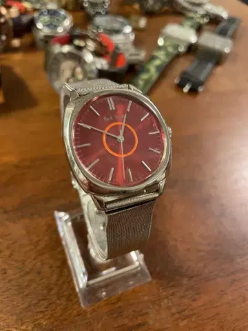 Paul Smith 레드 다이얼 메쉬 밴딩 손목시계